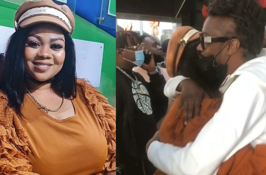  Empress Gifty Gives Dancehall Artist, Bennie Man Warm Hug As She Meets Him For The First Time As A Longtime Admirer – Watch Video