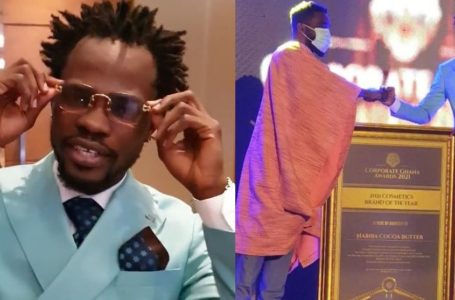 Fans Fall In Love With Fameye As He Rocks Classic Suit For Corporate Ghana Awards (+video)