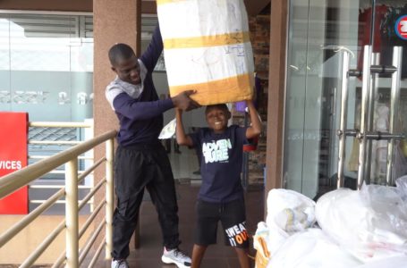‘Santa’ Zionfelix In Tears As Yaw Dabo Pulls A Smart One On Him During His Shopping Spree – Watch Video