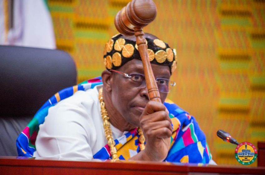  PHOTOS: Ghana’s Speaker Of Parliament, Alban Bagbin Storms Parliament Dressed Like A Chief As Sitting Resumes; Ghanaians React